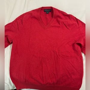 Brooks Brothers men’s v neck sweater size medium
